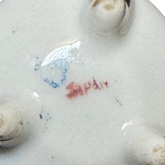 Vintage Japanese Porcelain Footed Trinket Box With Floral Design & Gem Accent - Picture 6 of 6